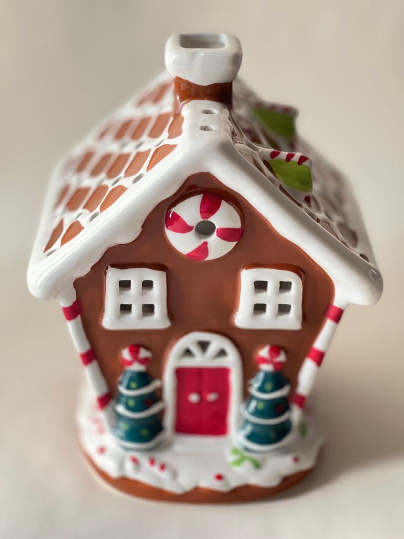 کلبه دکوراتیو چراغ‌خور