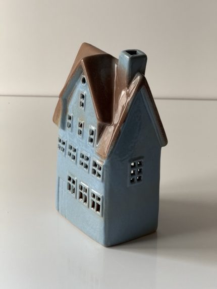 کلبه آبیک سرامیکی دکوری