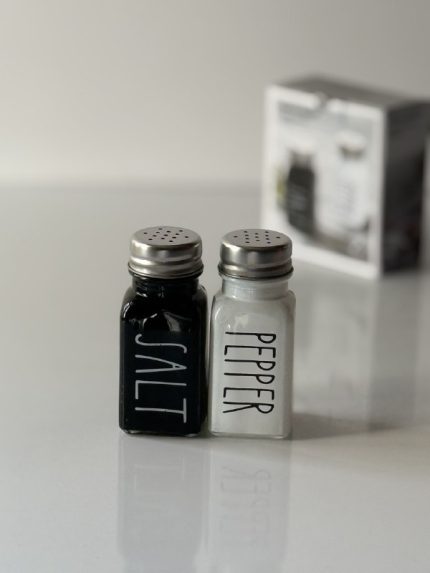 نمک‌پاش و فلفل‌پاش شیشه‌ای