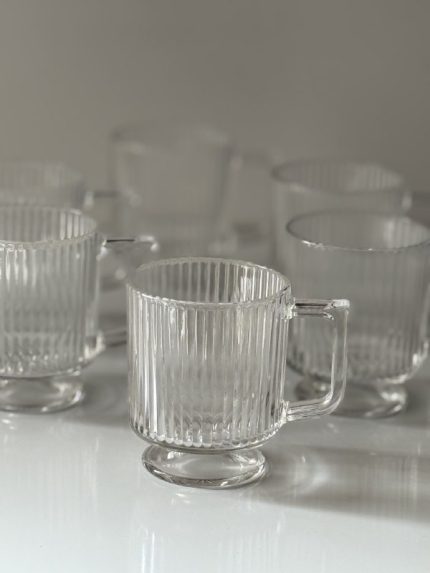 لیوان چای‌خوری پایه‌دار